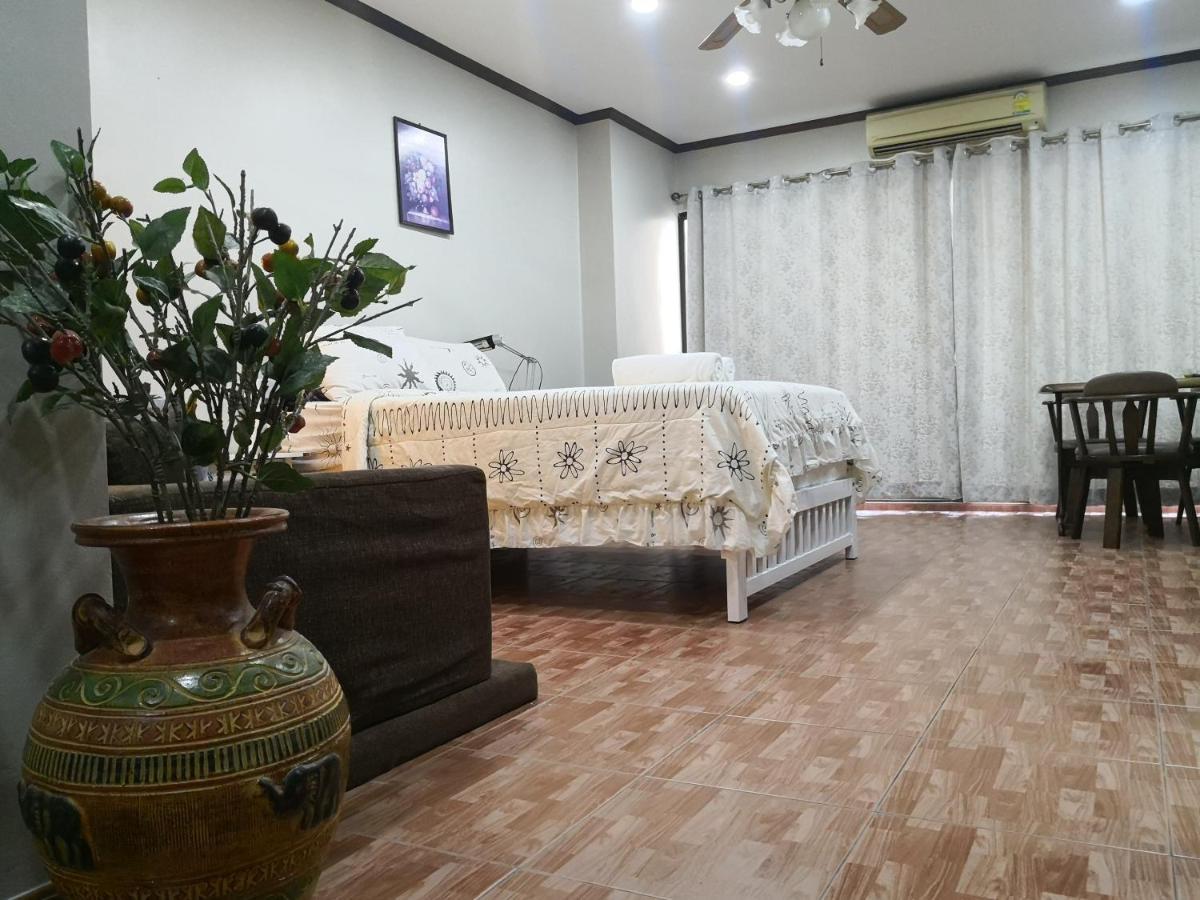Condominum In Jomtien Beach With Sea View, Balcony And Free Wifi Pattaya Exterior photo