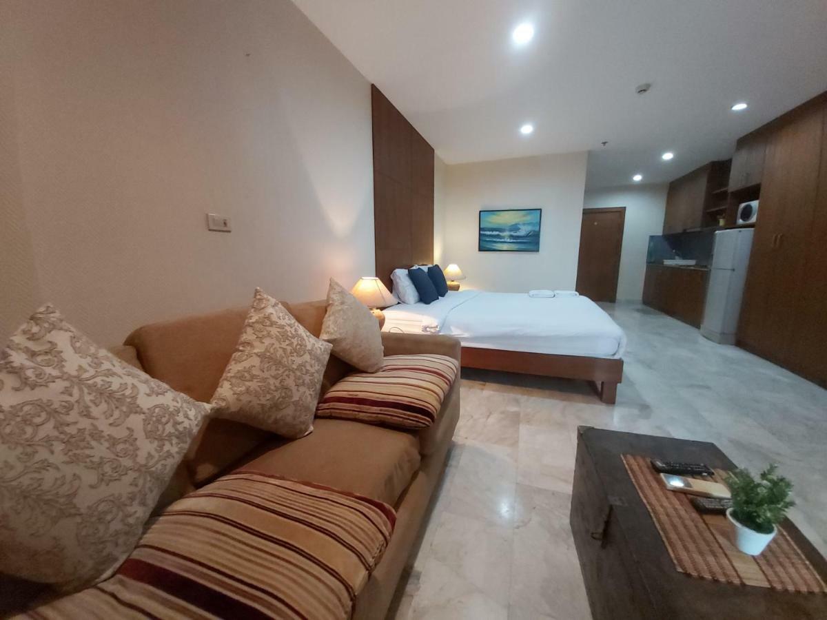 Condominum In Jomtien Beach With Sea View, Balcony And Free Wifi Pattaya Exterior photo