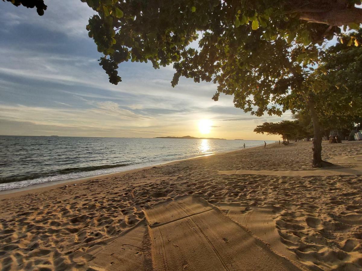 Condominum In Jomtien Beach With Sea View, Balcony And Free Wifi Pattaya Exterior photo